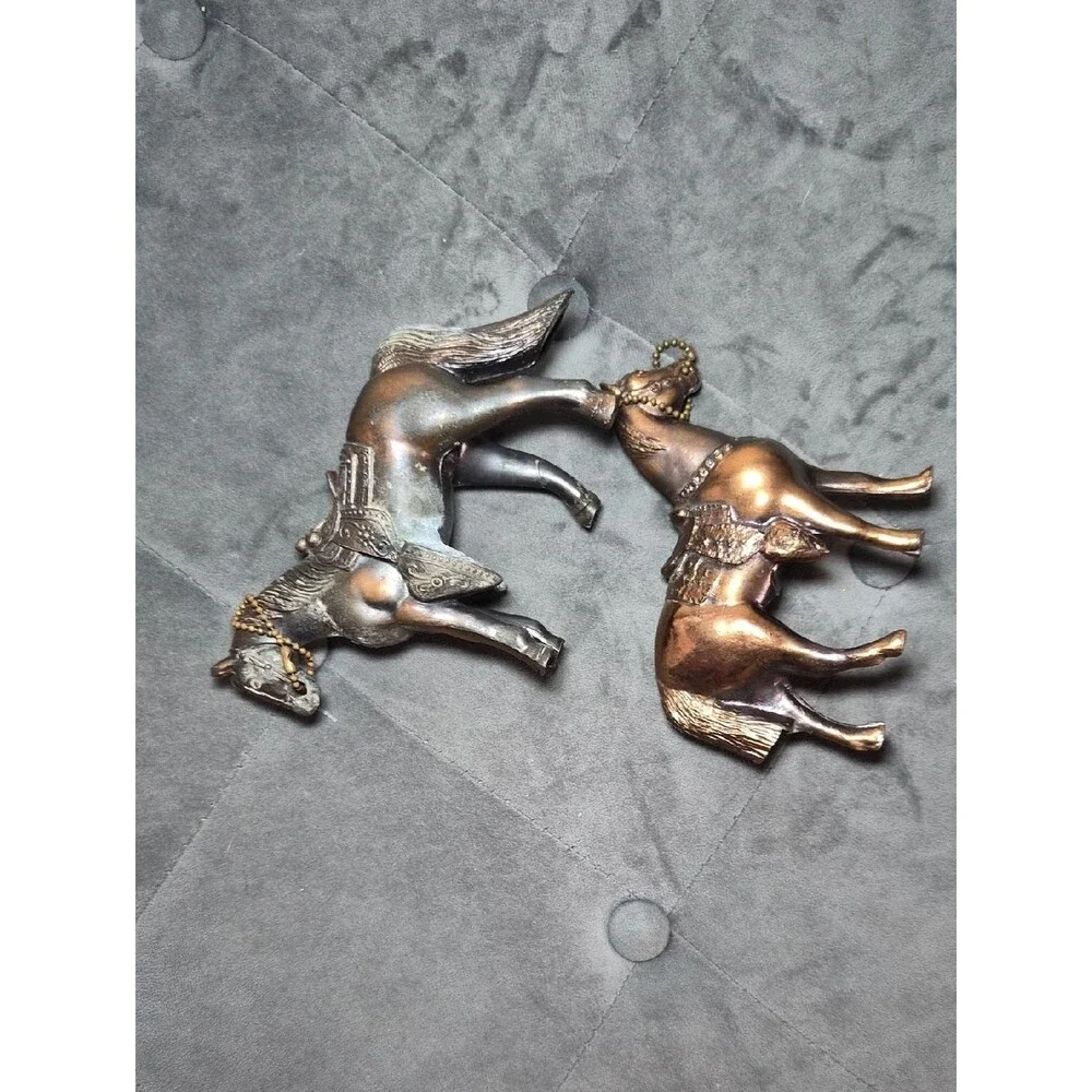 Unbranded decorative pair